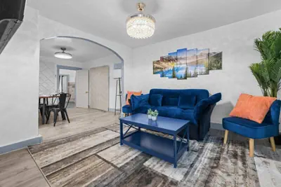 Photo 2 - 5BR Pet-Friendly Home – Sleeps 10, Buffalo NY