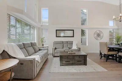 Photo 4 - 5BR Gilbert Home | Private Pool & Putting Green