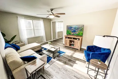 Photo 2 - Relaxing Extended Stay near Duke-Raleigh Hospital