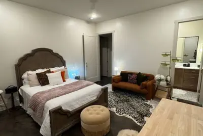 Photo 2 - Cozy 2 bed, 2 bath retreat close to Zion.
