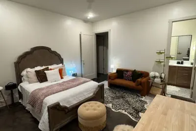 Photo 2 - Cozy 2 bed, 2 bath retreat close to Zion.