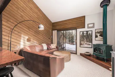 Photo 3 - Snowshoe Inn The Pines - Ski-In/Ski-Out Mountain Getaway