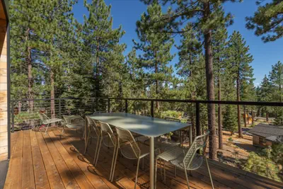 Photo 4 - Pet-Friendly Eco-Friendly Truckee Container House w Hot-Tub