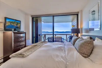 Photo 4 - VIP lakefront condo in Brockway Springs Resort