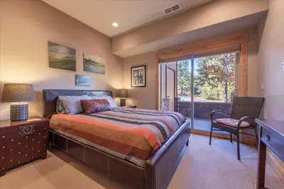 Photo 5 - Deluxe Truckee townhome 3BDR/2.5BA Dog Friendly