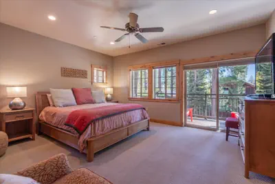 Photo 4 - Deluxe Truckee townhome 3BDR/2.5BA Dog Friendly