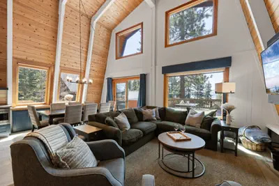 Photo 2 - Spacious 5 BDR Lakeview Hot-Tub A+ Amenities Close to Slopes Town