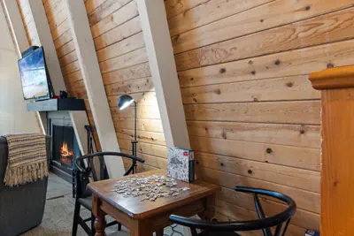 Photo 5 - Spacious 5 BDR Lakeview Hot-Tub A+ Amenities Close to Slopes Town