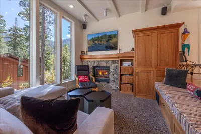 Photo 5 - Palisades Tahoe Ski Cabin Free Shuttle to Lifts in Minutes