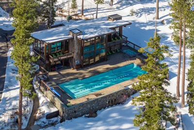 Photo 2 - True Ski-In/Ski-Out Luxury at Northstar