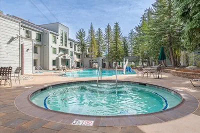 Photo 5 - Top Floor Palisades Condo BBQ Ski-in/Ski-out