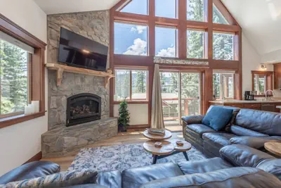 Photo 3 - Lakeview Cabin on Donner Lake for 10+ Hot-Tub