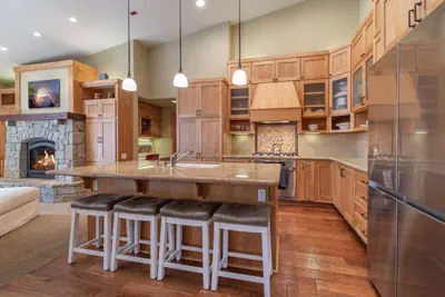 Photo 3 - Ski-In/Ski-Out Top Floor Spacious Palisades Condo