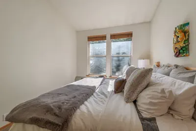 Photo 5 - Ski-In/Ski-Out Top Floor Spacious Palisades Condo