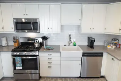 Photo 4 - UPDATED 1BR *HOUSE* in GLENDALE with PRIVATE FENCED YARD (p55)