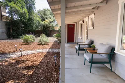 Photo 3 - UPDATED 1BR *HOUSE* in GLENDALE with PRIVATE FENCED YARD (p55)