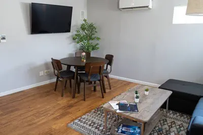 Photo 4 - Attractive 1BR Home in Great NOHO District (p16)