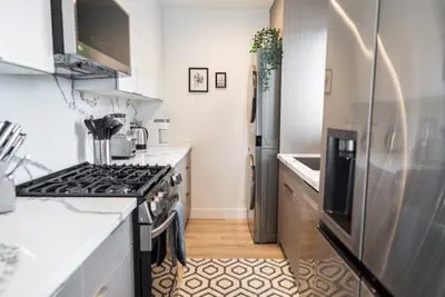 Photo 3 - COZY URBAN RETREAT: NEWLY REMODELED 1BR NOHO APARTMENT w/ FENCED PATIO (p60)