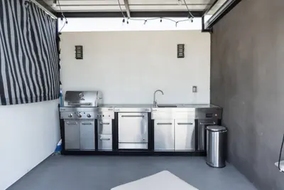 Photo 4 - Modern 2BR House: Rooftop Deck Outdoor Kitchen p27