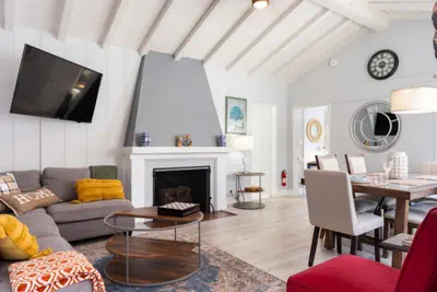 Photo 4 - Remodeled 4BR Home in NoHo w/ Patio & Parking p13