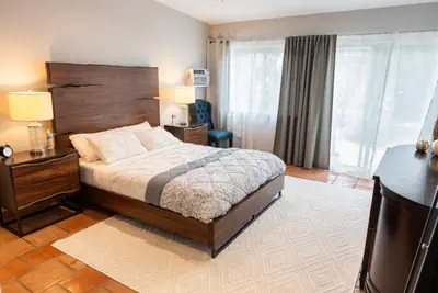Photo 5 - BEAUTIFULLY UPDATED 3-BEDROOM HOME IN NOHO ARTS DISTRICT (p15)