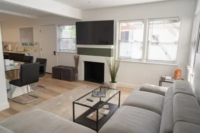 Photo 3 - Remodeled 2023 Modern 1BR HOUSE in Toluca Lake p72