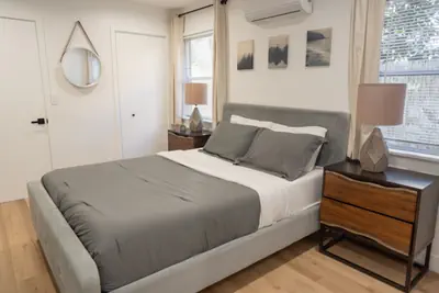 Photo 2 - Remodeled 2023 Modern 1BR HOUSE in Toluca Lake p72