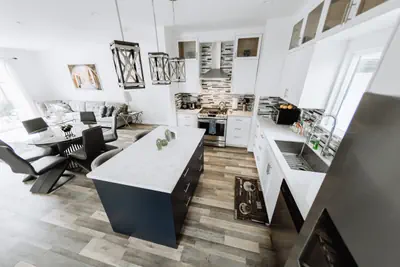 Photo 3 - ELEGANT, WELL-APPOINTED 3-BEDROOM HOME WITH PRIVATE HOT TUB BUILT IN 2020  (p26)