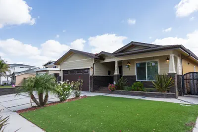 Photo 5 - UPSCALE MODERN 4BR TORRANCE HOUSE BUILT 2018 w/ GARAGE, FENCED YARD/PATIO (p79)