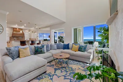 Photo 3 - Luxury Beachfront 4BR | Private Beach | Deck Views