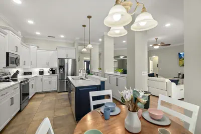 Photo 4 - Sea LaVie - 5BR Family Retreat with Pool, Lanai, Bikes & Games