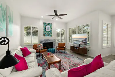 Photo 2 - Screened Pool |Dog Friendly| Game Room | Sleeps 10