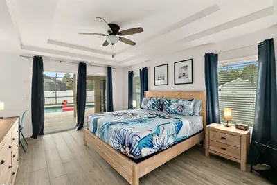 Photo 4 - Screened Pool |Dog Friendly| Game Room | Sleeps 10