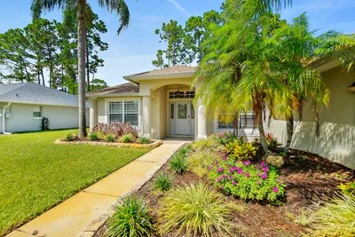 Photo 3 - Screened Pool 3BR | Lanai Living | Near Beaches