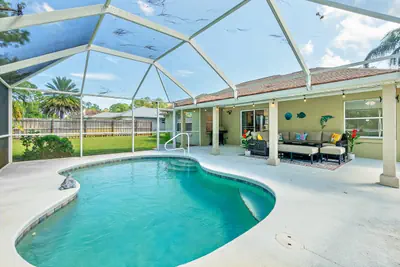 Photo 4 - Screened Pool 3BR | Lanai Living | Near Beaches