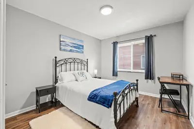 Photo 2 - Opulent Urban Retreat