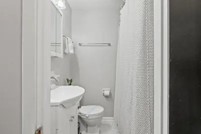 Photo 4 - The Trendy Hideaway