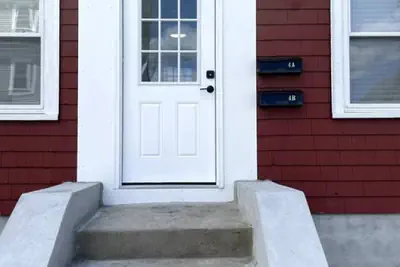 Photo 4 - Modern Two Bedroom Condo - Near Boston