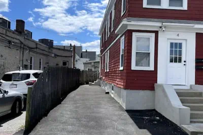 Photo 3 - Modern Two Bedroom Condo - Near Boston