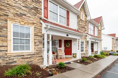Photo 3 - Green Apple Townhouse