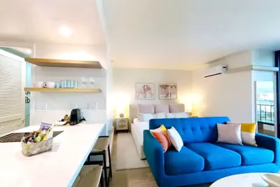 Photo 4 - S&N Lux suite/Free Parking/King Bed/Kitchen/Wi-Fi