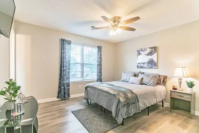 Photo 2 - Cozy Lakepoint Getaway: Comfy & Centrally Located