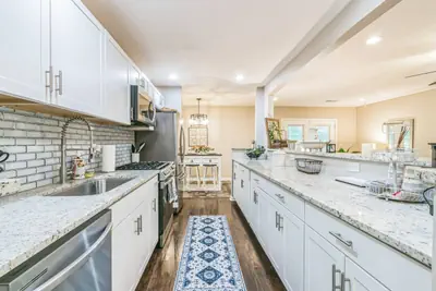 Photo 4 - Adventure Awaits: Stylish Stone Mountain Stay