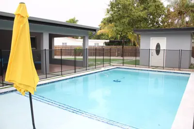 Photo 3 - Shared heated pool, ping-pong and BBQ