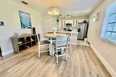 Photo 4 - Quiet retreat near Coconut Grove + free parking