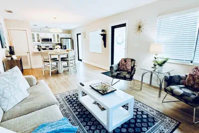 Photo 2 - Quiet retreat near Coconut Grove + free parking