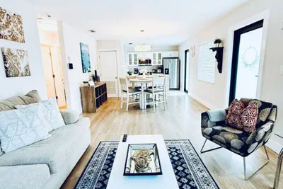 Photo 3 - Quiet retreat near Coconut Grove + free parking