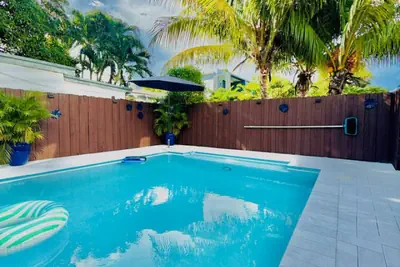Photo 4 - Miami Heated pool Villa Sleeps 10 Free Parking near Coconut Grove, Coral Gables, Brickell & Beaches