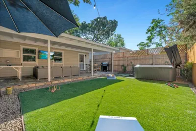 Photo 4 - 3Br Home, Hot Tub, Private Yard, Walk to all
