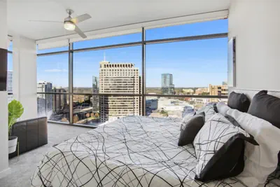 Photo 4 - Buckhead Penthouse in the Heart of the city